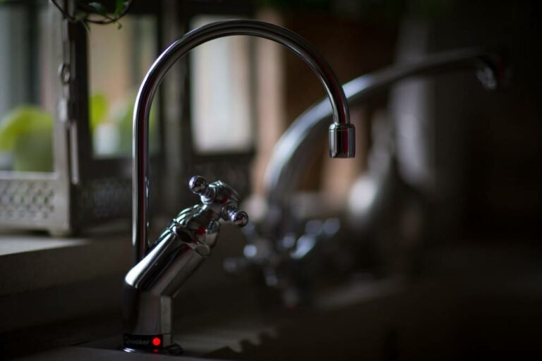 How Does a Boiling Water Tap Work? Things to Know Before Getting One for Your Kitchen
