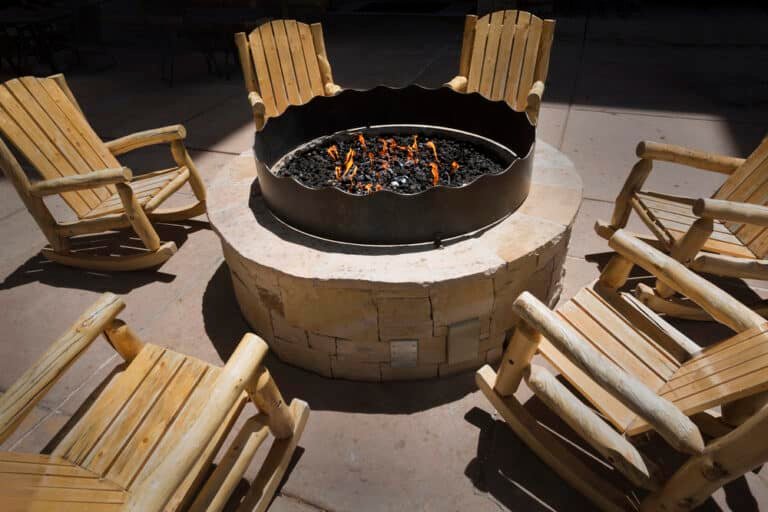 How to Build Outdoor Fire Pits – 8 Awesome DIY Ideas