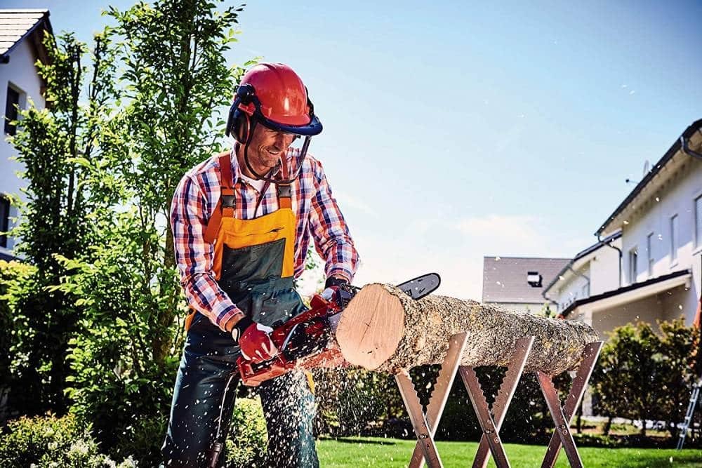how to use an electric chainsaw