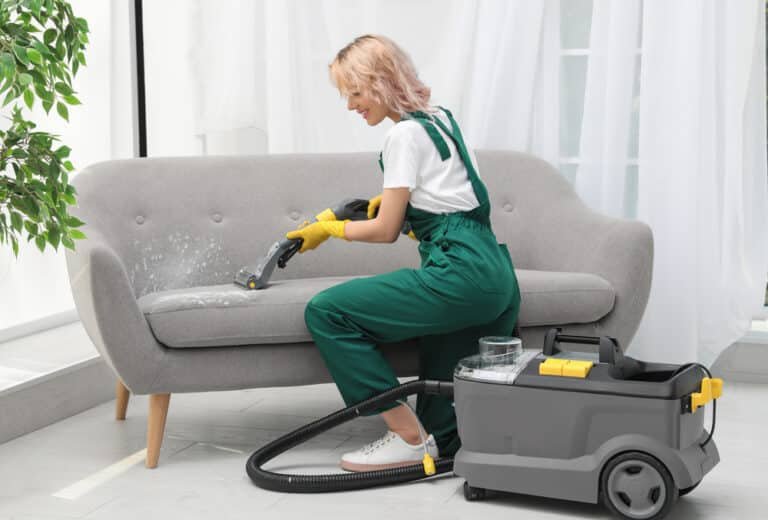 Proper Ways on How to Use a Wet and Dry Vacuum Cleaner