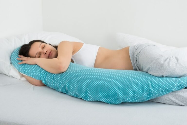 What Is a Pregnancy Pillow? Why Do You Need One if You’re Expecting?